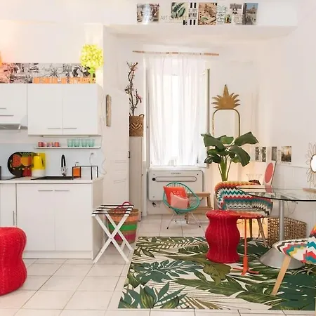 30m2 Climatises Dans Le Village Saint-Tropez